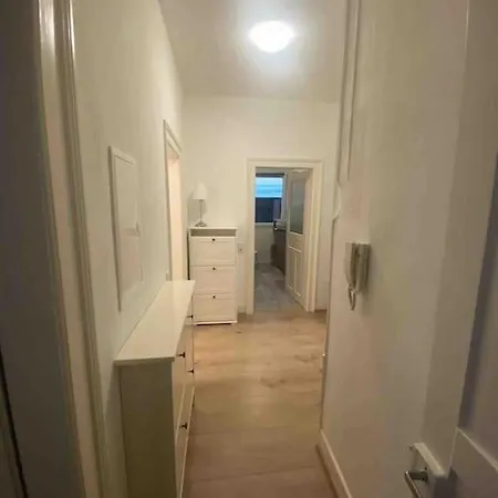 Gemuetliche Altbauwohnung In Ostendplatz *