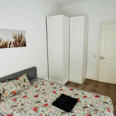 아파트 Schoene Altbauwohnung In Ost Ostendplatz *