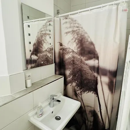 Schoene Altbauwohnung In Ost Ostendplatz Apartamento *